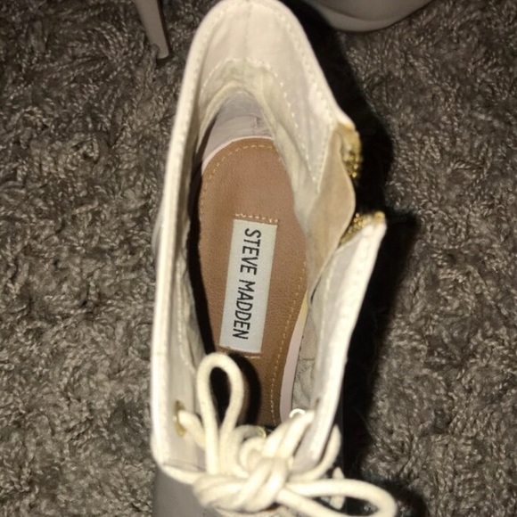 Steve Madden Gladly Lace up Heel booties Bone - Picture 4 of 5